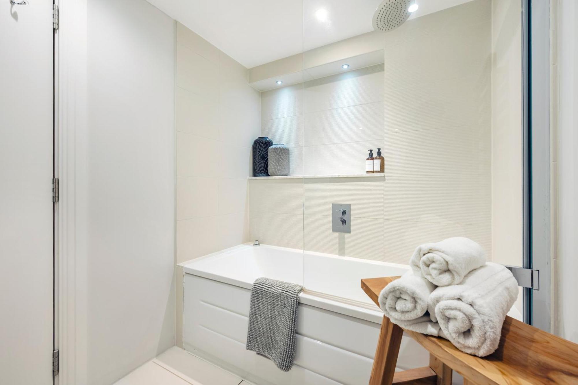Aircon 2 Bedr, 3 Beds, 2 Bath Covent Garden, Subway Apartment London Luaran gambar